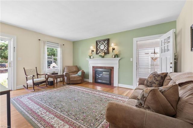 125 Wythe Crescent DR, Hampton, VA 23661