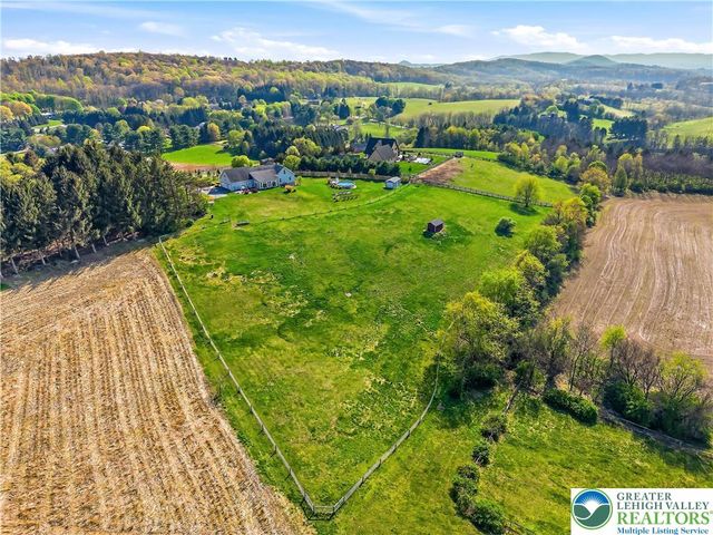 6292 Sandy Court, New Tripoli, PA 18066
