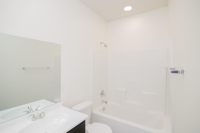 1131 Mission Creek Dr, Longview, TX 75601