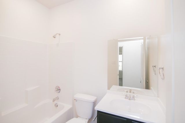 1131 Mission Creek Dr, Longview, TX 75601