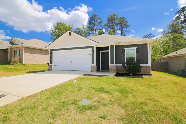 1131 Mission Creek Dr, Longview, TX 75601