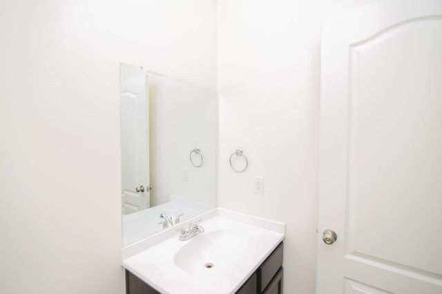 1131 Mission Creek Dr, Longview, TX 75601