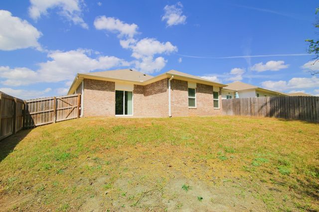 1131 Mission Creek Dr, Longview, TX 75601