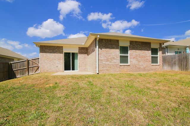 1131 Mission Creek Dr, Longview, TX 75601