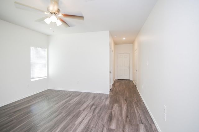 1131 Mission Creek Dr, Longview, TX 75601