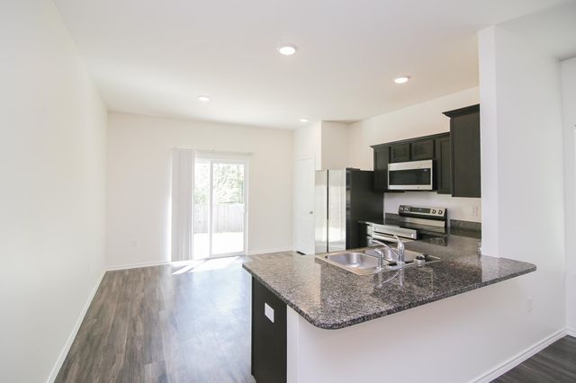 1131 Mission Creek Dr, Longview, TX 75601