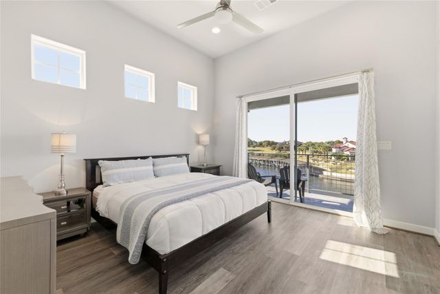 321 Island CIR, Kingsland, TX 78639