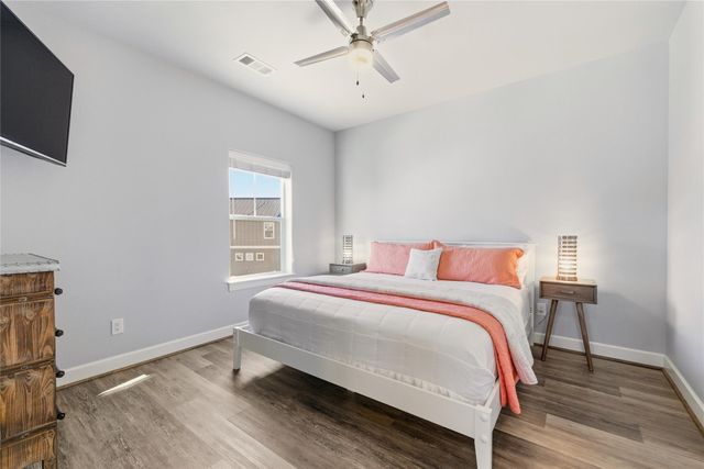 321 Island CIR, Kingsland, TX 78639