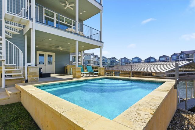 321 Island CIR, Kingsland, TX 78639