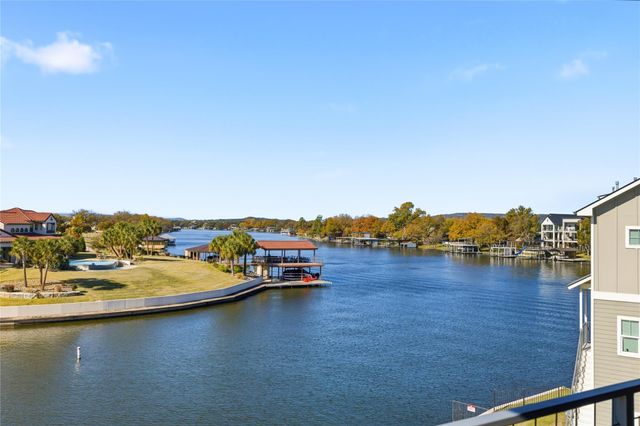 321 Island CIR, Kingsland, TX 78639