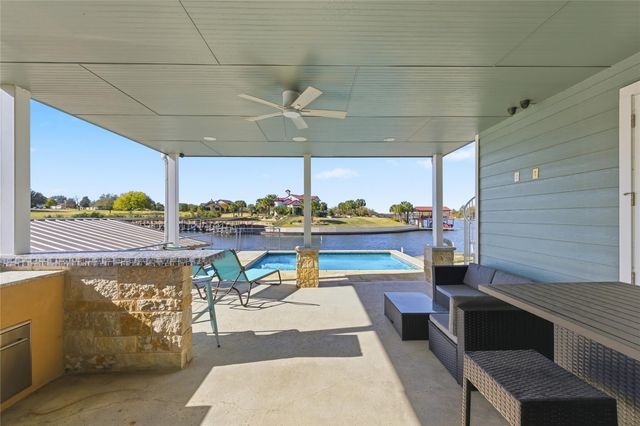 321 Island CIR, Kingsland, TX 78639