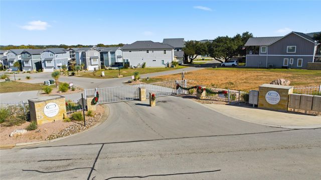 321 Island CIR, Kingsland, TX 78639