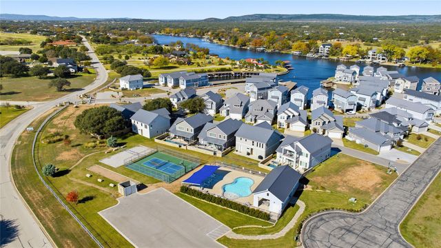 321 Island CIR, Kingsland, TX 78639