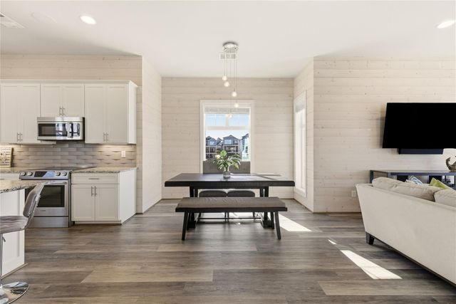 321 Island CIR, Kingsland, TX 78639