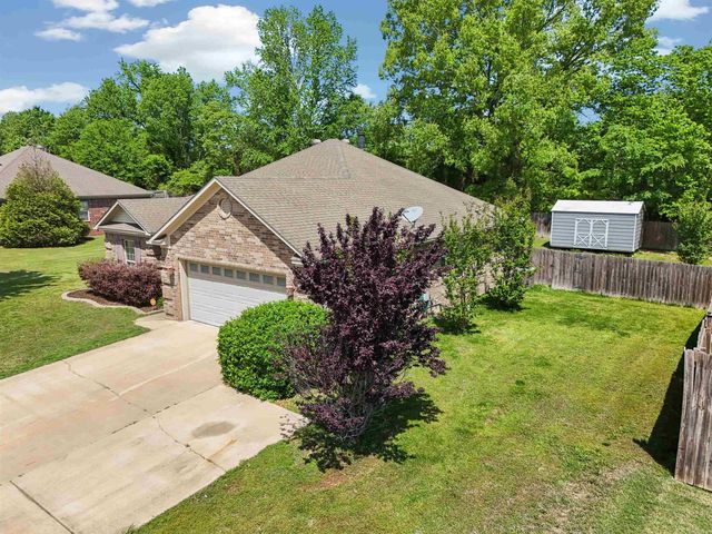 500 Meadow Lynn, Morrilton, AR 72110