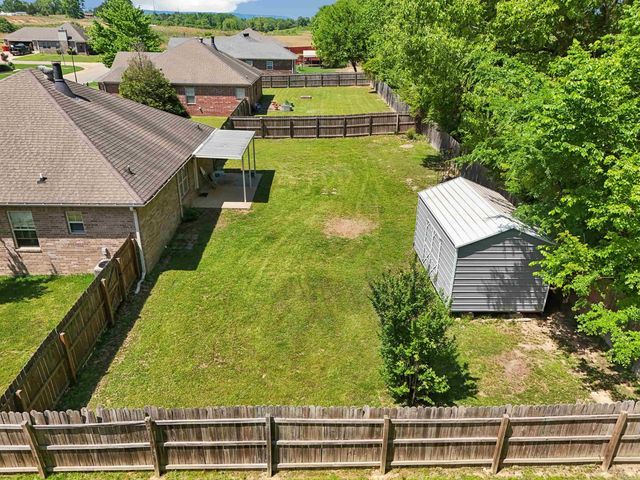500 Meadow Lynn, Morrilton, AR 72110