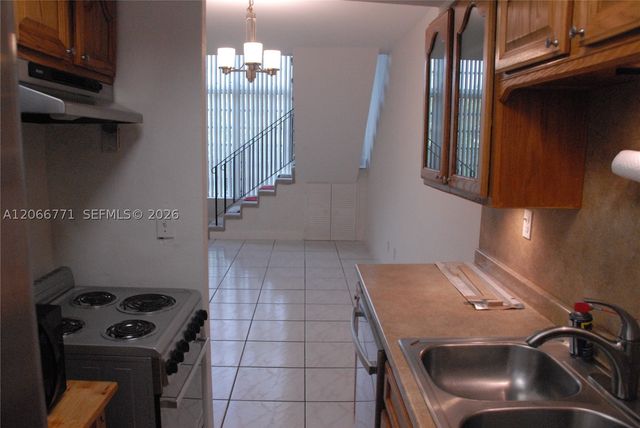 10907 N Kendall Dr 416, Miami, FL 33176