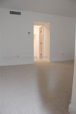 10907 N Kendall Dr 416, Miami, FL 33176