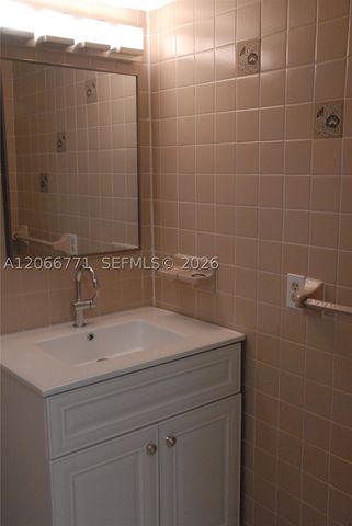 10907 N Kendall Dr 416, Miami, FL 33176