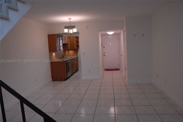 10907 N Kendall Dr 416, Miami, FL 33176
