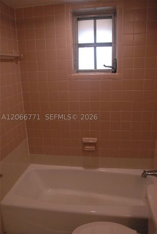 10907 N Kendall Dr 416, Miami, FL 33176