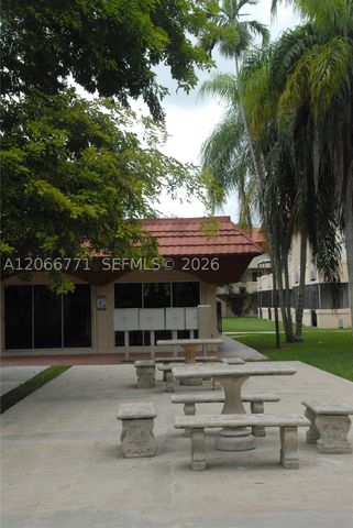10907 N Kendall Dr 416, Miami, FL 33176