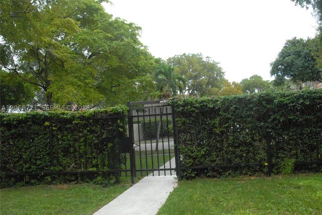 10907 N Kendall Dr 416, Miami, FL 33176