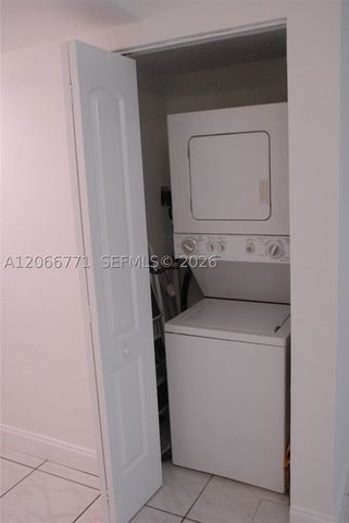 10907 N Kendall Dr 416, Miami, FL 33176
