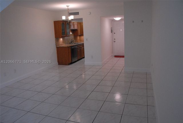 10907 N Kendall Dr 416, Miami, FL 33176