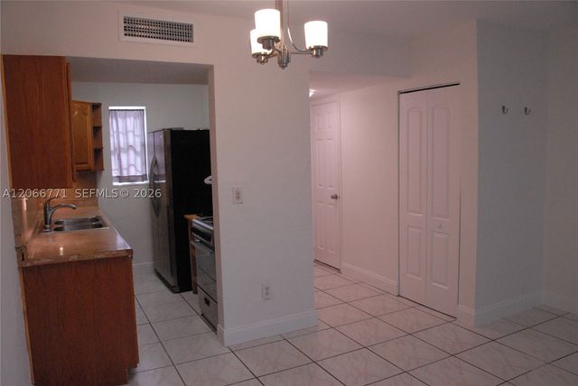 10907 N Kendall Dr 416, Miami, FL 33176