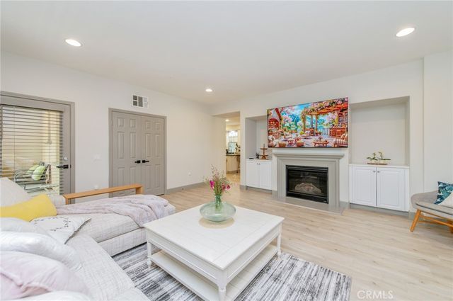 151 Silverado, Irvine, CA 92618