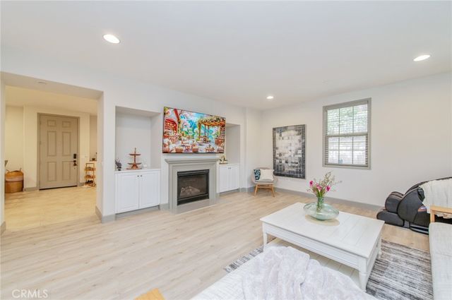 151 Silverado, Irvine, CA 92618