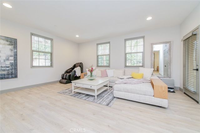 151 Silverado, Irvine, CA 92618