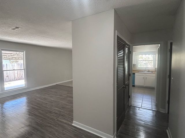 1447 Coe Dairy Rd, Dothan, AL 36301