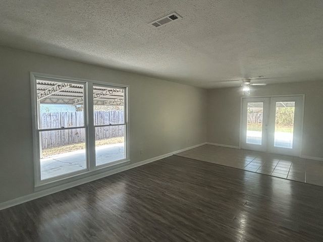 1447 Coe Dairy Rd, Dothan, AL 36301