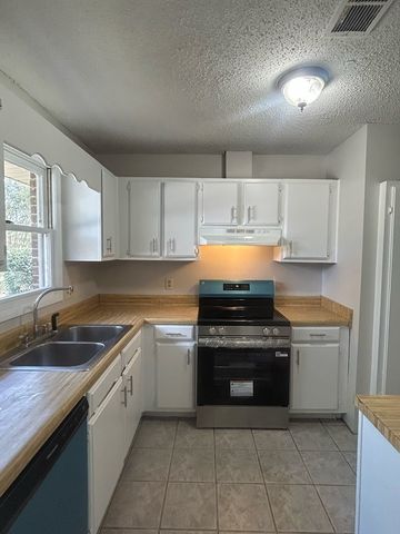 1447 Coe Dairy Rd, Dothan, AL 36301