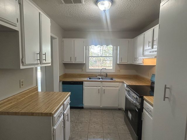 1447 Coe Dairy Rd, Dothan, AL 36301