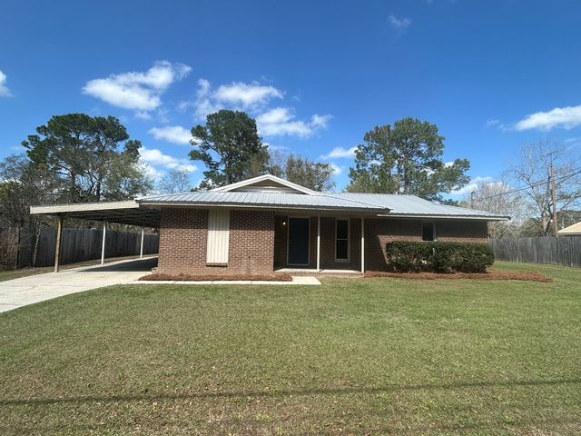 1447 Coe Dairy Rd, Dothan, AL 36301