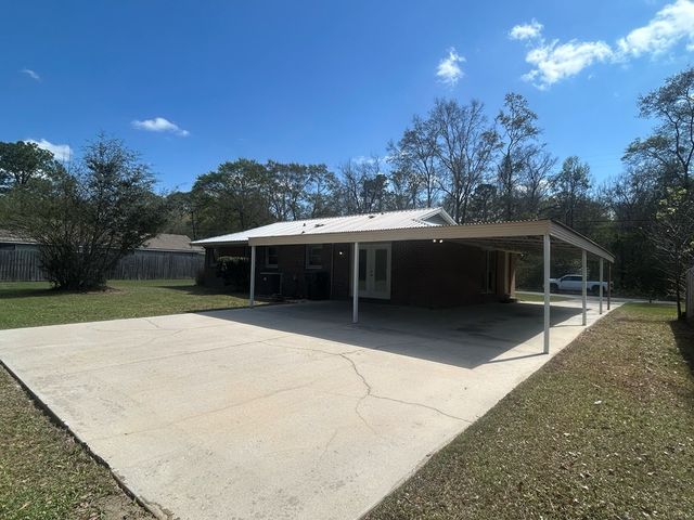 1447 Coe Dairy Rd, Dothan, AL 36301