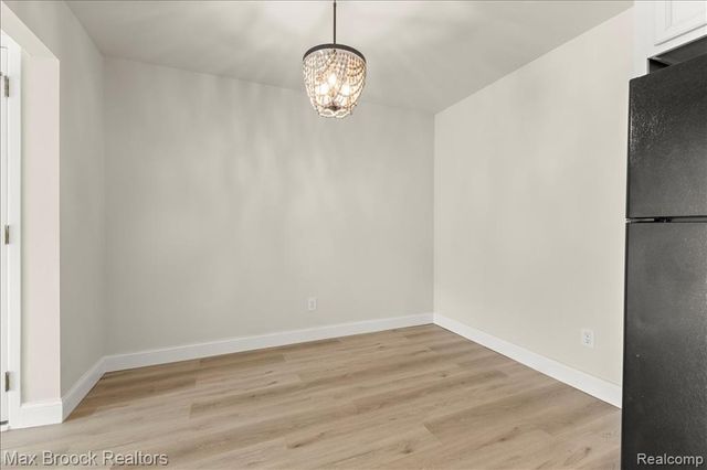 2425 Torquay Avenue 101, Royal Oak, MI 48073