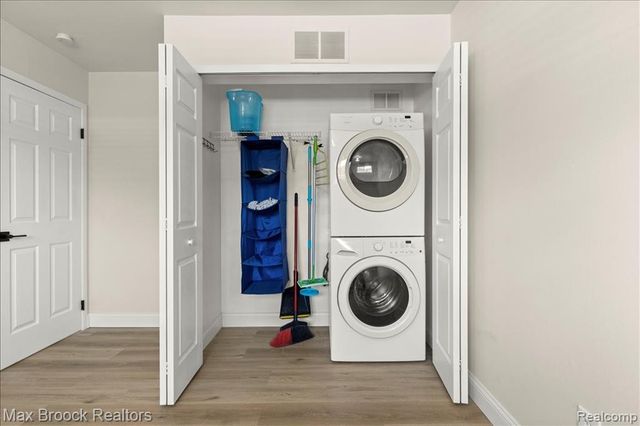 2425 Torquay Avenue 101, Royal Oak, MI 48073