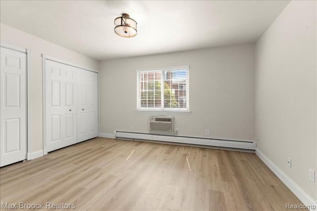 2425 Torquay Avenue 101, Royal Oak, MI 48073