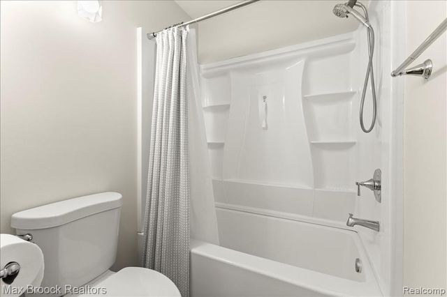 2425 Torquay Avenue 101, Royal Oak, MI 48073