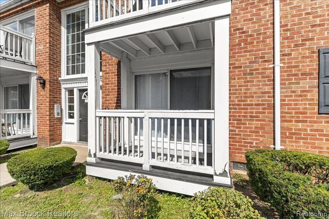 2425 Torquay Avenue 101, Royal Oak, MI 48073