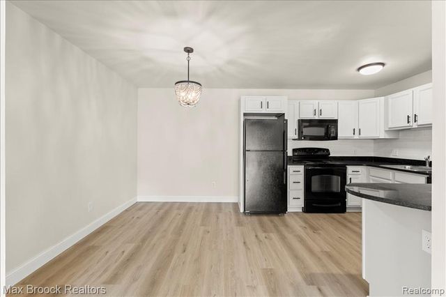 2425 Torquay Avenue 101, Royal Oak, MI 48073