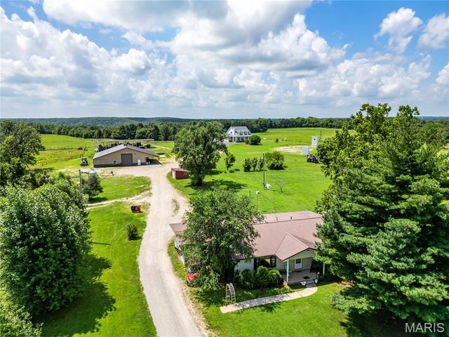 17305 Riverside Road, Crocker, MO 65452