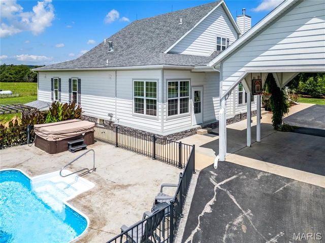 17305 Riverside Road, Crocker, MO 65452