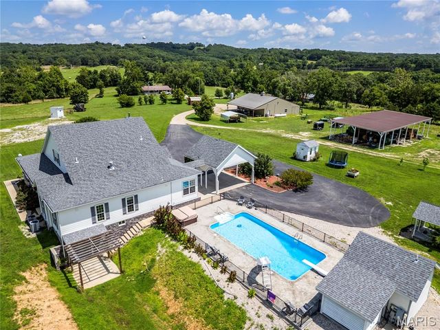 17305 Riverside Road, Crocker, MO 65452