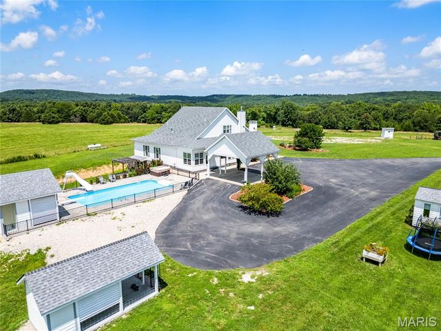 17305 Riverside Road, Crocker, MO 65452