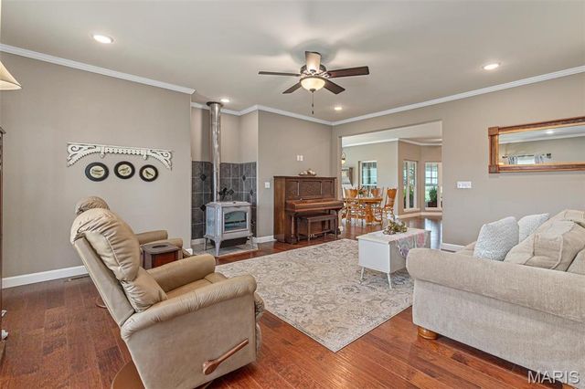 17305 Riverside Road, Crocker, MO 65452